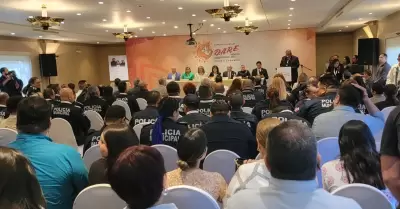 Instructora D.A.R.E. del Ao