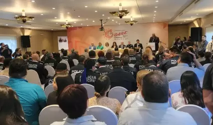 Instructora D.A.R.E. del Ao