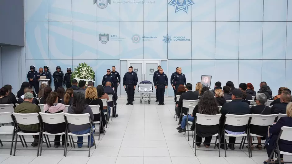 Ceremonia luctuosa en honor a guardia de Vigilancia Auxiliar