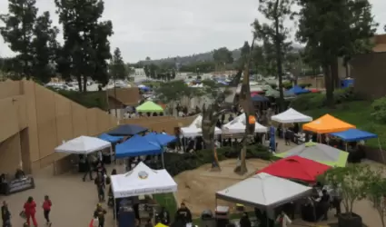 Feria de recursos comunitarios en East County