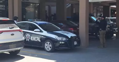 Ejecutan a hombre dentro de un comercio en la zona de la 5 y 10