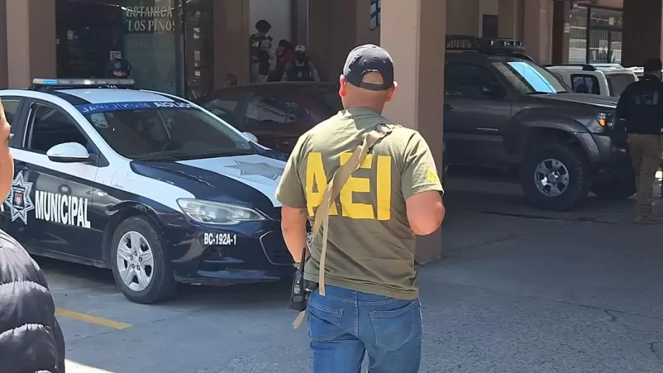 Ejecutan a hombre dentro de un comercio en la zona de la 5 y 10
