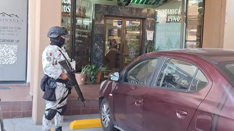 Ejecutan a hombre dentro de un comercio en la zona de la 5 y 10