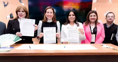 Firman intención de hermanamiento entre los municipios de Ensenada y La Paz