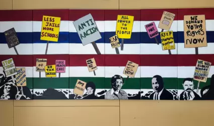 Jvenes en libertad condicional exponen su arte en la Biblioteca Central de San 