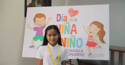 Niña secretaria de SIDURT