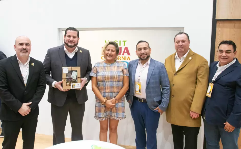 Recibe presidente Ismael Burgueo distintivo Nivel de Calidad Oro para Tijuana