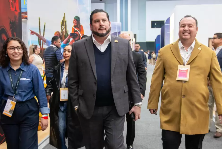 Recibe presidente Ismael Burgueo distintivo Nivel de Calidad Oro para Tijuana