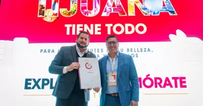 Recibe presidente Ismael Burgueño distintivo Nivel de Calidad Oro para Tijuana