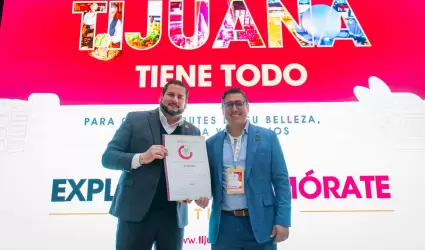 Recibe presidente Ismael Burgueo distintivo Nivel de Calidad Oro para Tijuana