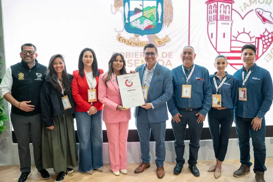 Recibe Claudia Agatn el Distintivo Nacional de Calidad Turstica
