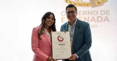 Recibe Claudia Agatn el Distintivo Nacional de Calidad Turstica