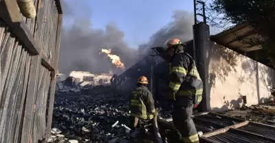 Incendio en fbrica de aerosoles en Tlaquepaque