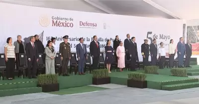 Sheinbaum encabeza desfile militar por la Batalla de Puebla