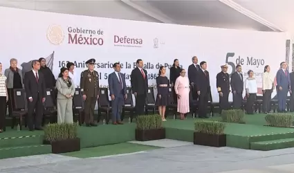 Sheinbaum encabeza desfile militar por la Batalla de Puebla