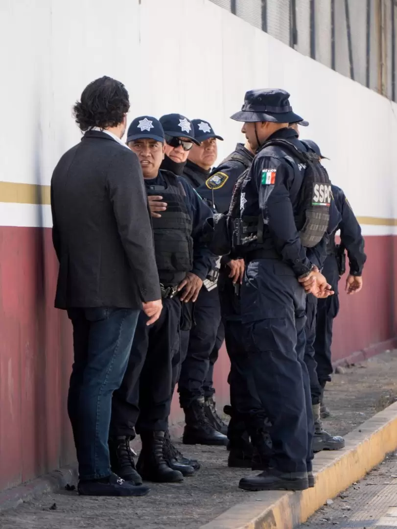 Enfrentan a elementos de la SSPC y a agentes aduanales "corruptos"