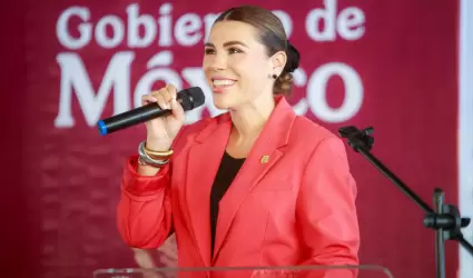 Entrega de tarjetas "Jvenes Escribiendo el Futuro" en beneficio de estudiantes 