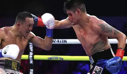 Emanuel "Vaquero" Navarrete frente a Charly Su�rez