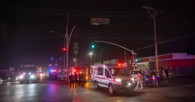 Patrulla impacta a vehculo particular en la colonia Tres de Octubre