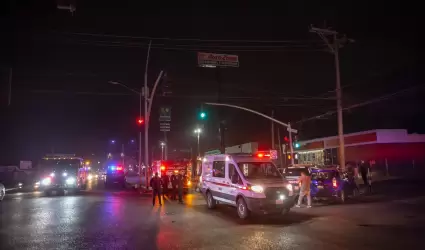 Patrulla impacta a vehculo particular en la colonia Tres de Octubre