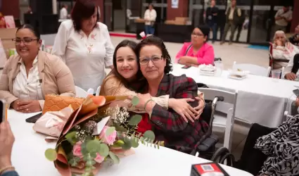 Celebran a las madres de Primo Tapia y Santa Anita