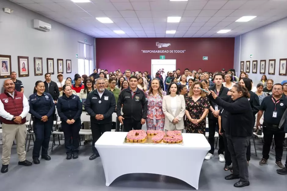 27 Aniversario de la Lnea de Intervencin en Crisis 075