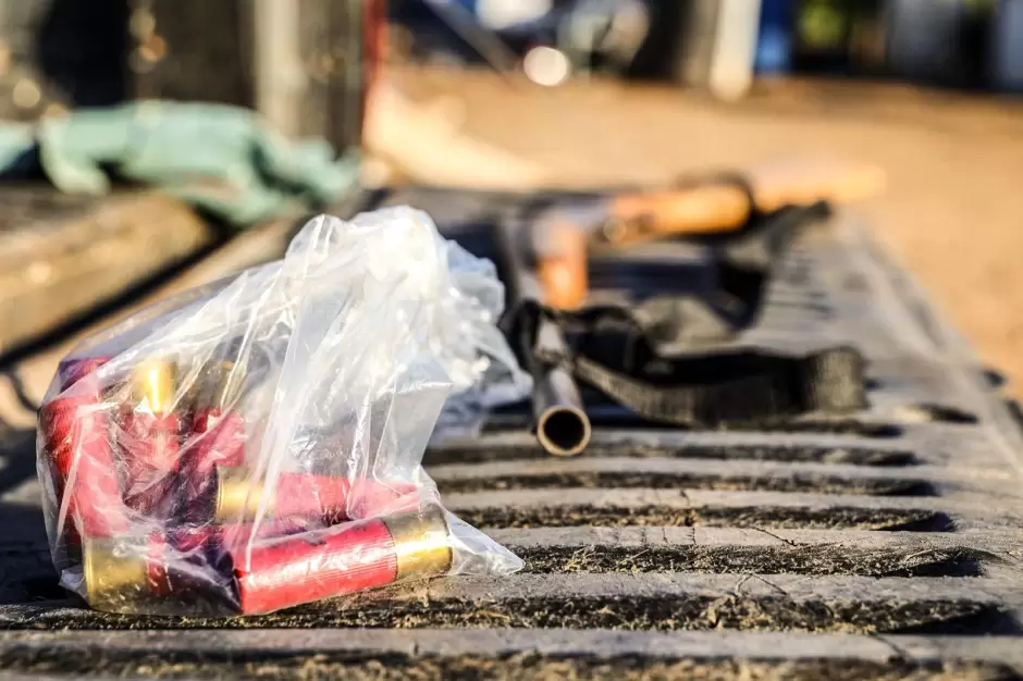 Vehculos asegurados durante cateo en investigacin por robo de vehculos