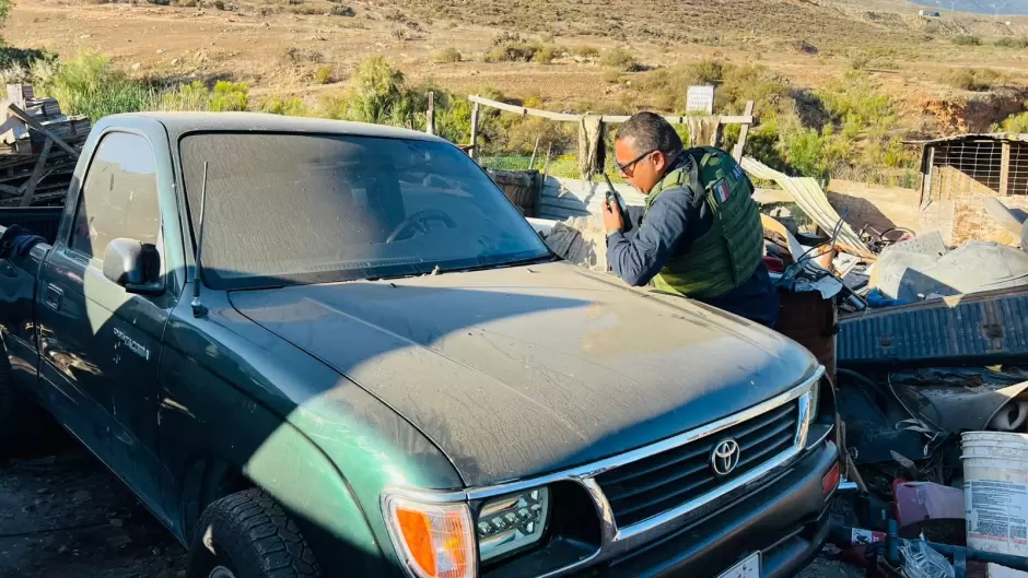 Vehculos asegurados durante cateo en investigacin por robo de vehculos