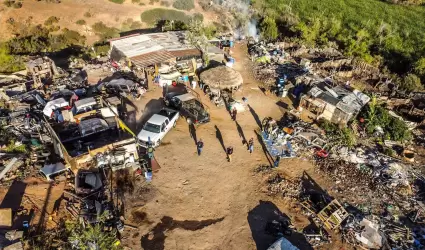 Vehculos asegurados durante cateo en investigacin por robo de vehculos