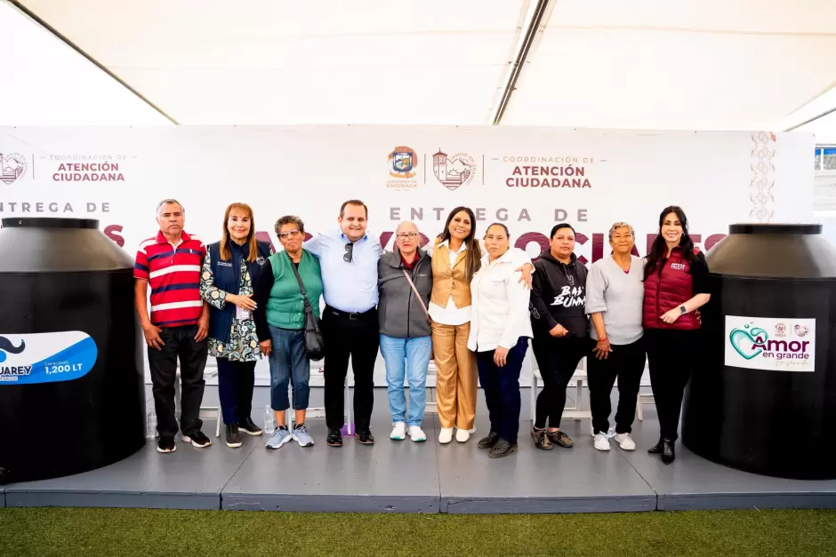 Entrega de apoyos sociales y productivos