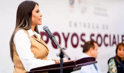 Entrega de apoyos sociales y productivos