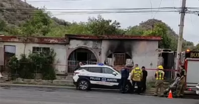 Incendio en vivienda de colonia El Ranchito