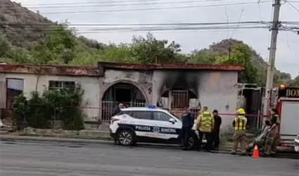 Incendio en vivienda de colonia El Ranchito