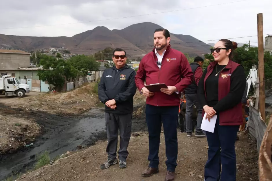 Limpieza de canal pluvial en Terrazas del Valle