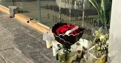Dejan arreglo floral en esttica donde asesinaron a influencer