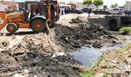 Limpieza de pluvial en Ejido Matamoros