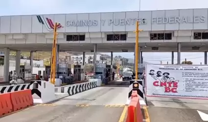 CNTE sigue con bloqueos al sealar trato irrespetuoso de federacin; en BC liber