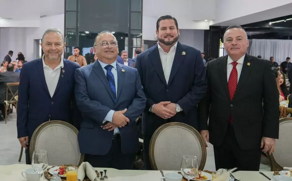 Olivaldo Paz Gmez toma protesta como presidente de Canaco Tijuana 2025-2026