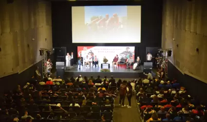 Deportistas en el CECUT