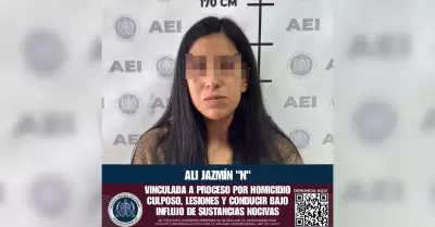 Mujer vinculada a proceso por homicidio culposo, lesiones y conducir bajo el inf