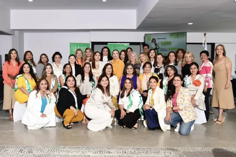 Charla especializada sobre calidad y liderazgo empresarial