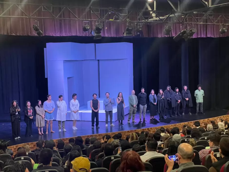 Obra de teatro #GatoEncerrado