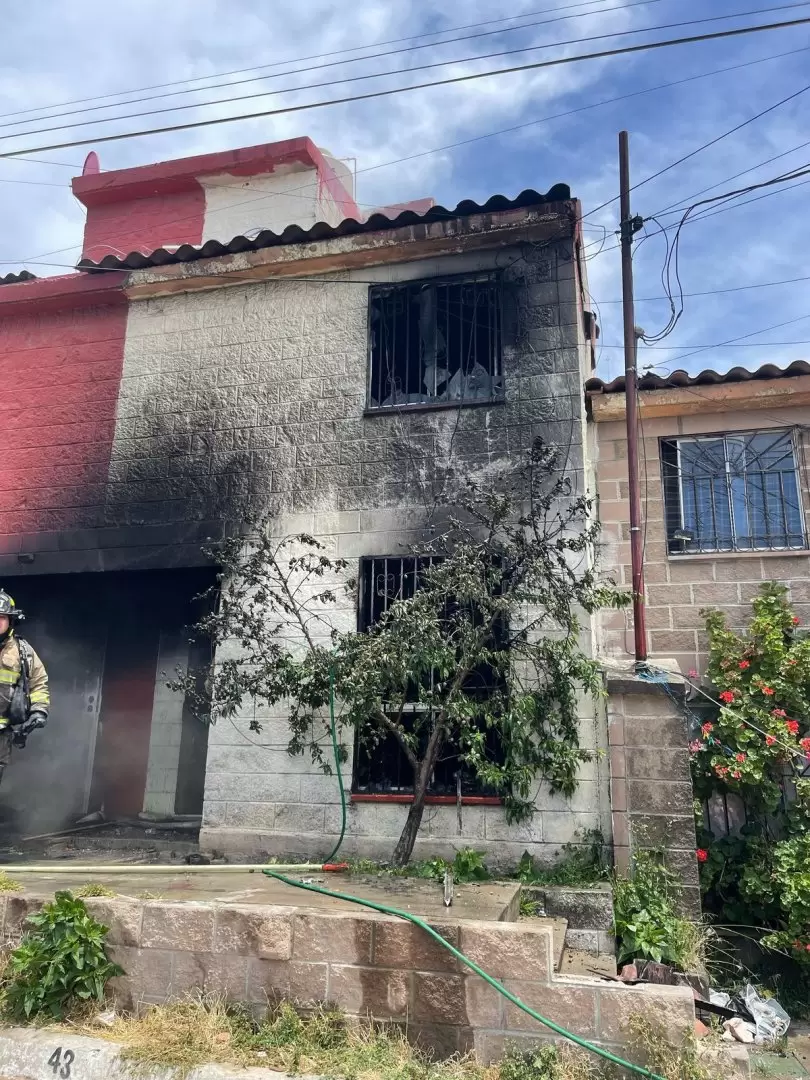 Incendio en la colonia Prticos de San Antonio
