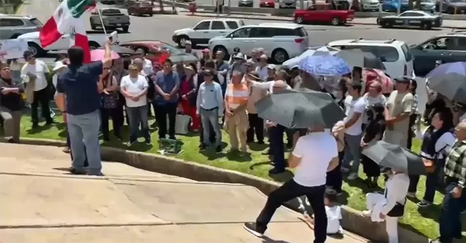 Se manifiestan en la glorieta Cuauhtmoc de Tijuana, en rechazo a la eleccin del poder judicial