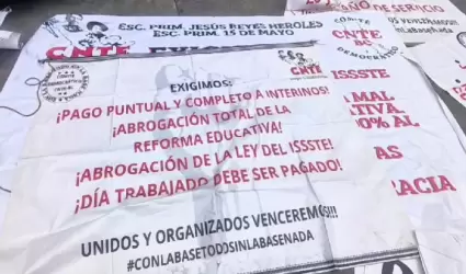 Maestros y padres de familia marchan en Tijuana por la exigencia nacional de der