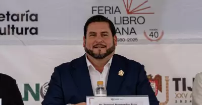 Burgueño Ruiz en la Feria del Libro de Tijuana