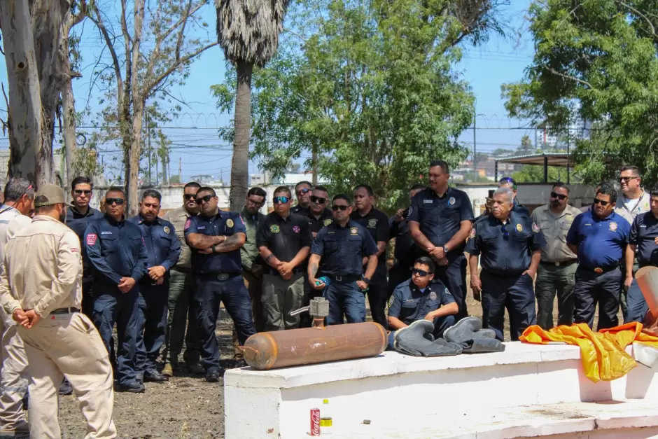 Capacitacin en atencin a incidentes con hidrocarburos