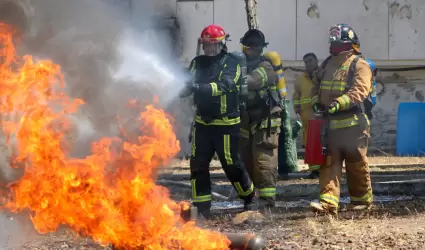 Capacitacin en atencin a incidentes con hidrocarburos