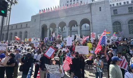 Miles protestan en Los ngeles contra redadas migratorias y militarizacin del p
