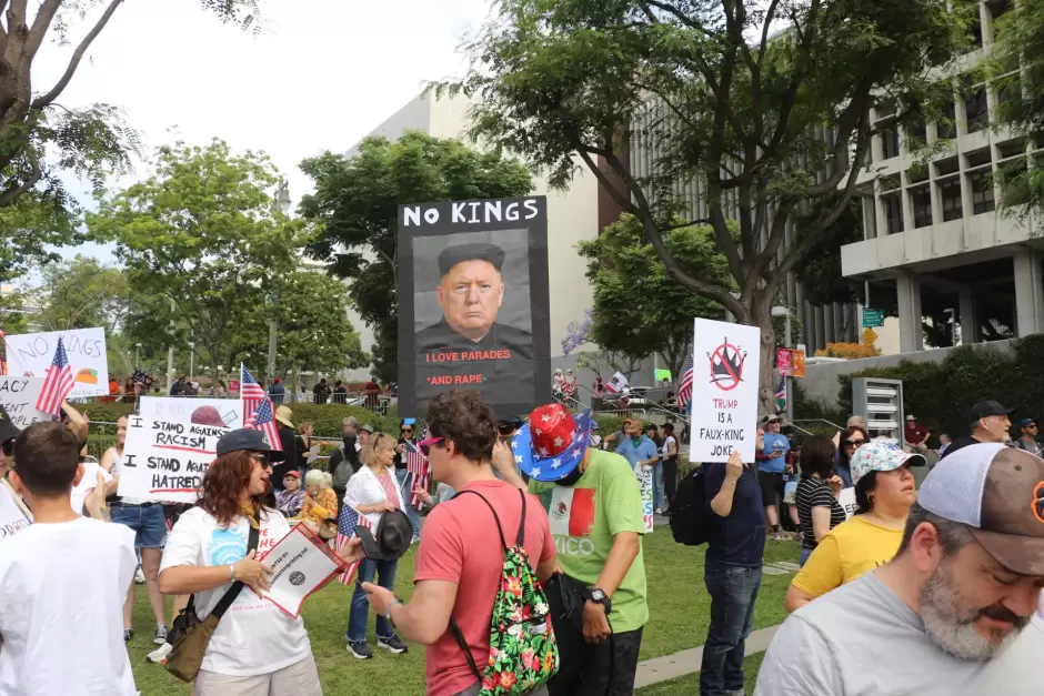Miles protestan en Los ngeles contra redadas migratorias y militarizacin del pas